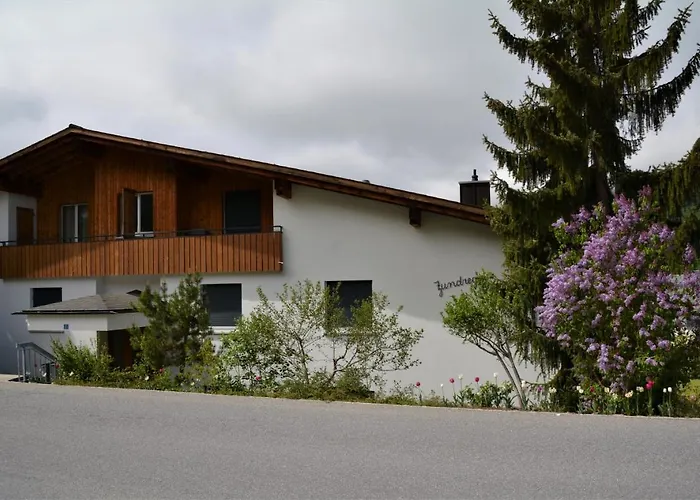 Apartman Tgesa Zundregn